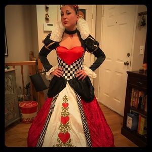 Deluxe Queen of Hearts Halloween Costume